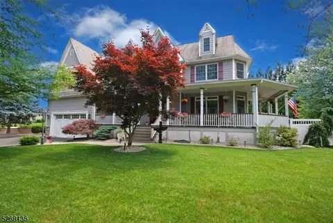 579 Mountainview Ter, Dunellen, NJ 08812