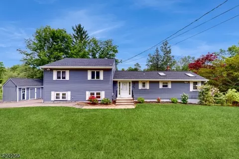 204 Mohican Rd, Vernon Twp, NJ 07422