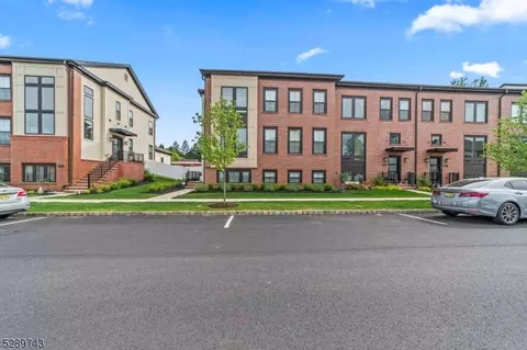 47 E Hartwick Dr, Skillman, NJ 08558