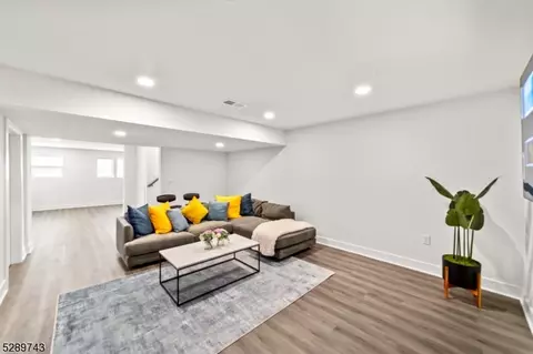 47 E Hartwick Dr, Skillman, NJ 08558 photo 30