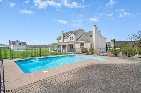8 Bryan Rd, Washington, NJ 07882 photo 4
