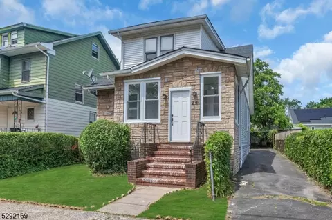 24 Oakland St, Irvington, NJ 07111