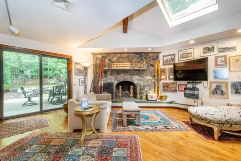 25 Shoshone Trl, Wayne, NJ 07470 photo 8
