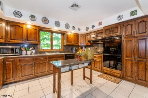 25 Shoshone Trl, Wayne, NJ 07470 photo 11