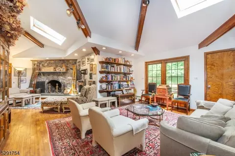 25 Shoshone Trl, Wayne, NJ 07470 photo 5