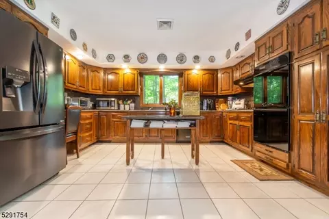 25 Shoshone Trl, Wayne, NJ 07470 photo 12