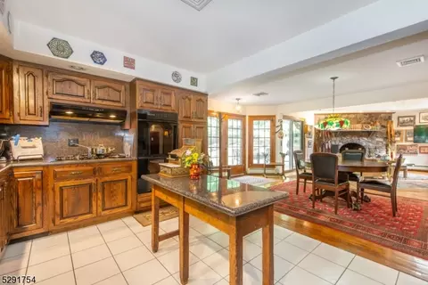 25 Shoshone Trl, Wayne, NJ 07470 photo 14
