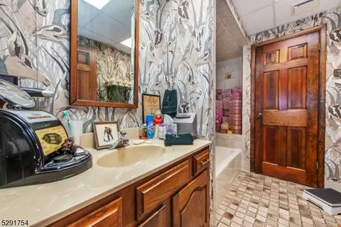 25 Shoshone Trl, Wayne, NJ 07470 photo 31