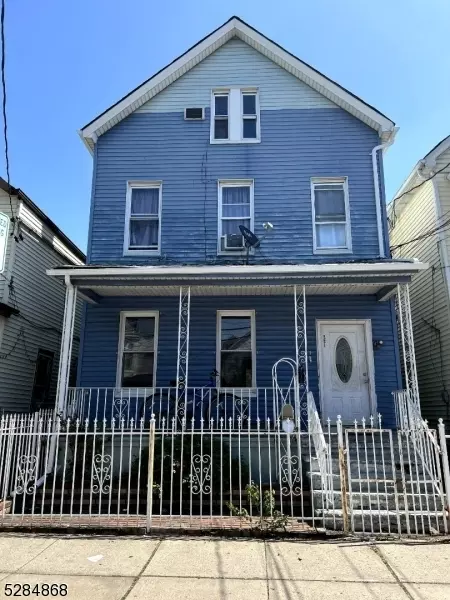 221 Bond St, Elizabeth City, NJ 07206