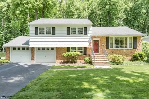 110 Sutton Dr, Berkeley Heights, NJ 07922