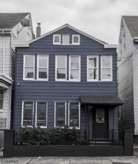 148 Oak St, Paterson, NJ 07501