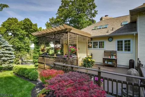 27 Prospect Rd, Wayne, NJ 07470 photo 3