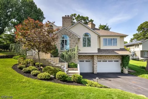 27 Prospect Rd, Wayne, NJ 07470