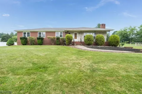 3 Welsh Rd, Lebanon, NJ 08833