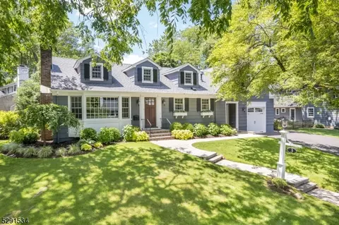3 Kimball St, Chatham, NJ 07928