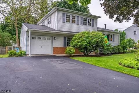104 Ferris Pl, Hackettstown, NJ 07840