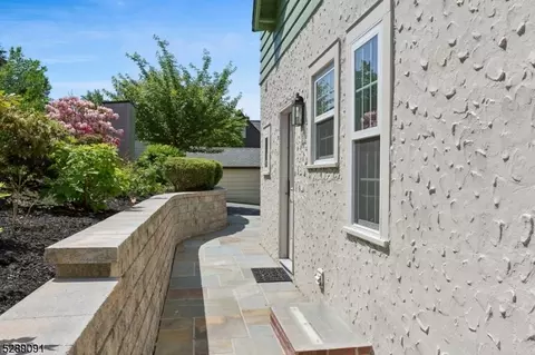 876 Ridgewood Rd, Millburn, NJ 07041 photo 3
