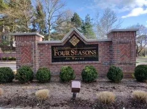 202 Four Seasons Dr, Wayne, NJ 07470