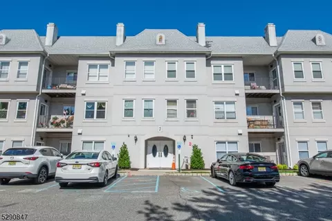 712 Brittany Dr #712, Wayne, NJ 07470