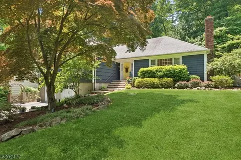 12 Carroll Dr, Mendham Twp, NJ 07945