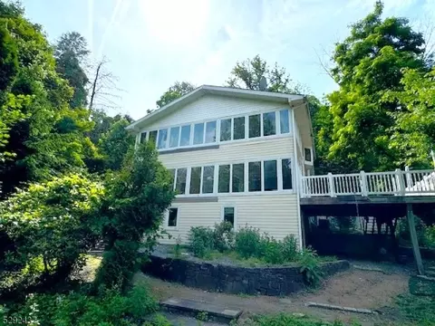 11 Peace Valley Rd, Montville Twp, NJ 07082