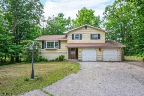65 Espanong Rd, Jefferson, NJ 07849