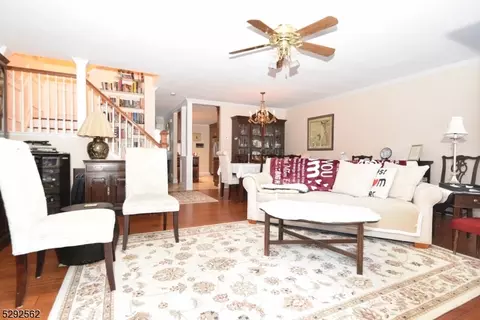 33 Upperbrook Ct, Parlin, NJ 08859 photo 15