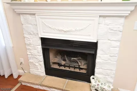 33 Upperbrook Ct, Parlin, NJ 08859 photo 14
