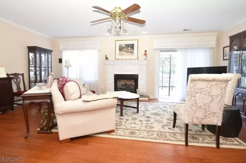 33 Upperbrook Ct, Parlin, NJ 08859 photo 12
