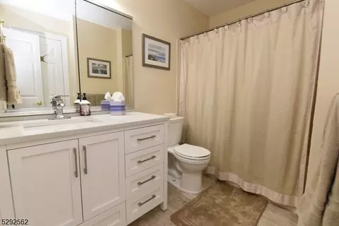 33 Upperbrook Ct, Parlin, NJ 08859 photo 22