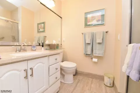 33 Upperbrook Ct, Parlin, NJ 08859 photo 19