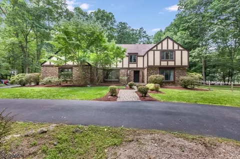 36 Longview Rd, Lebanon, NJ 08833