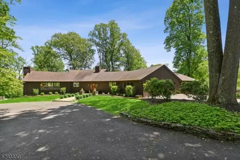 6 Belmont Ct, Flemington, NJ 08822