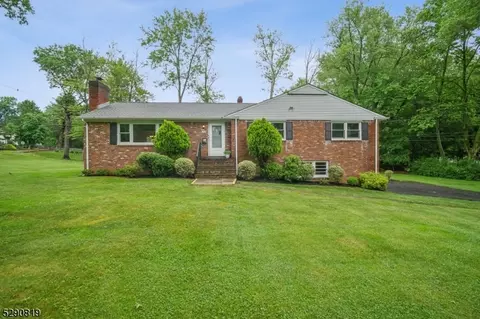 10 Cambridge Dr, Berkeley Heights, NJ 07922
