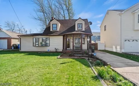51 Warwick St, Woodbridge Twp, NJ 08830