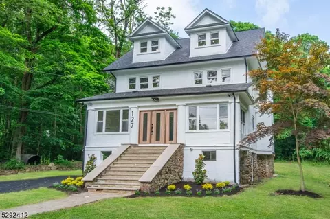 127 Morris Ave, Mountain Lakes, NJ 07046