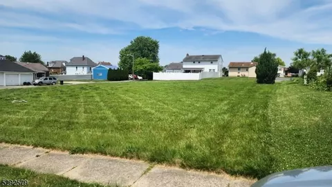 447 James St, Phillipsburg Town, NJ 08865