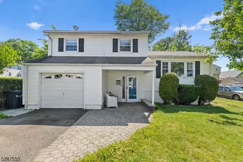 125 Grove St, Roselle, NJ 07203