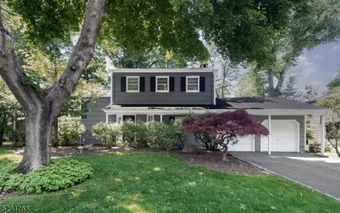 10 Trombley Dr, Livingston, NJ 07039