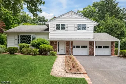 42 Hampshire Rd, Midland Park, NJ 07432