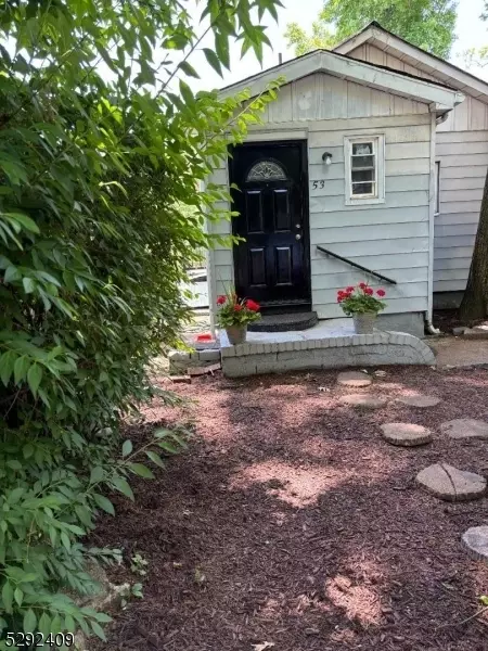 53 Norwood Ter, Totowa, NJ 07512