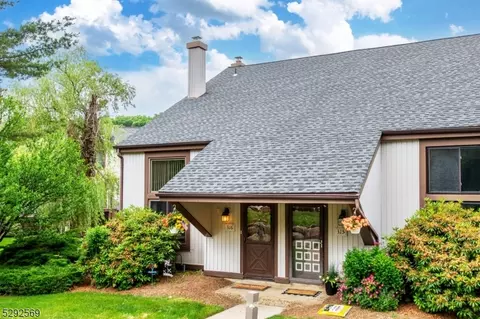 16316 Dell Pl #316, Stanhope, NJ 07874