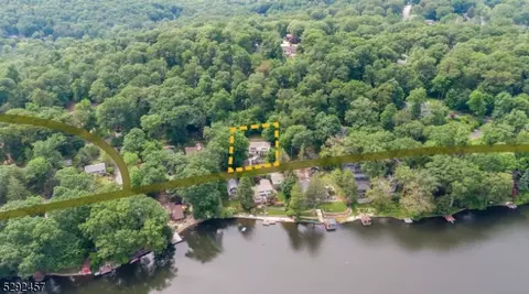352 Cupsaw Dr, Ringwood, NJ 07456