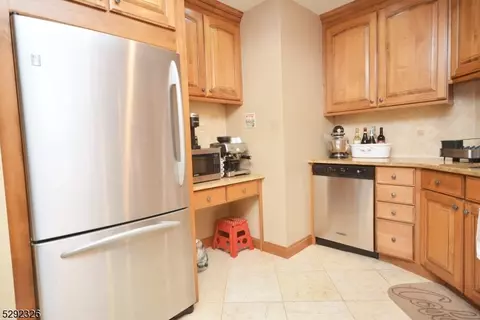 20 Commonwealth Dr, Basking Ridge, NJ 07920 photo 3