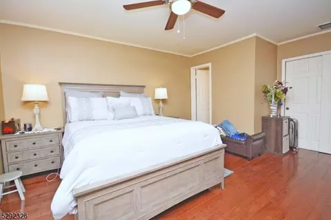 20 Commonwealth Dr, Basking Ridge, NJ 07920 photo 13