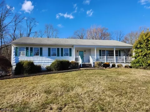 6 Valley Way, Mendham Boro, NJ 07945