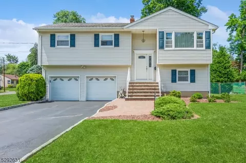 108 Valley Brook Ct, Middlesex, NJ 08846