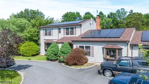 23 Doria Rd, East Franklin, NJ 08873
