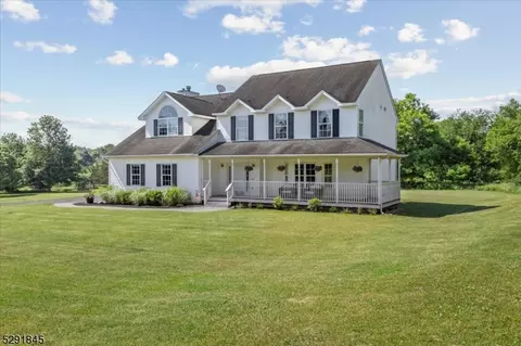 4 E Dreahook Rd, Whitehouse Station, NJ 08889