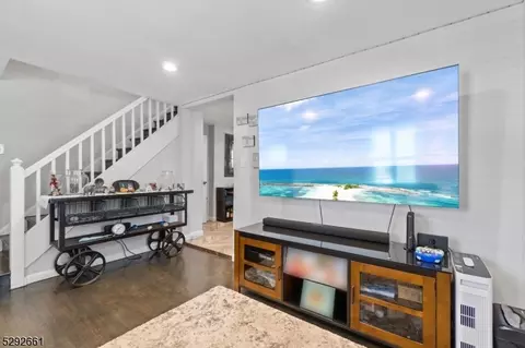 513 Green St, Elizabeth, NJ 07202